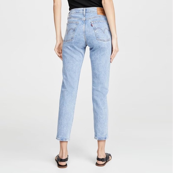 Levi's® Wedgie Icon Fit High Waist Jeans in Tango Light - Picture 2 of 6